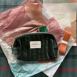 NWT Sezane limited edition green velvet zip pouch
